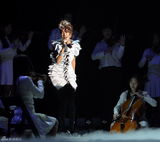 高清图：Super Junior金唱片热舞 捧奖当场洒泪