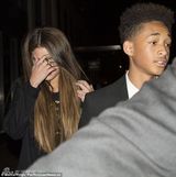 赛琳娜透视裙约14岁史密斯吃饭 被拍忙遮脸(图)