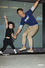 组图：李李仁新剧演单亲爸爸曝女儿趣事