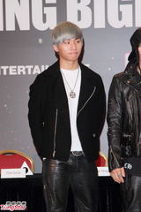 组图：BIGBANG赴港备战演唱会 中文问好透露新专辑