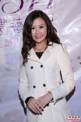 组图：范振锋李思欣夫妇档亮相 区文诗同场