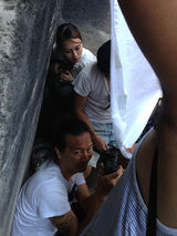 组图：戚薇写真花絮首曝光 感恩粉丝赞战友