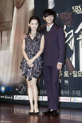 高清组图：朱智勋等亮相《五根手指》发布会