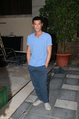 组图：《单身男女2》古天乐片场庆生欢乐多