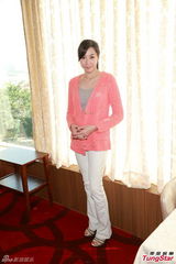 组图：陆诗韵记者会澄清见报男性为未婚夫