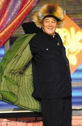 组图：刘德华军大衣走红 范冰冰赵本山都穿过