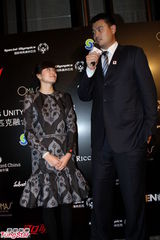 组图：姚明变身国际特奥会董事 携叶莉出席晚宴