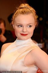 组图：柏林获奖新星玛利亚-德拉古斯白裙典雅