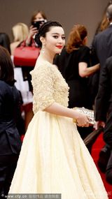 组图：范冰冰助阵红毯蕾丝纱裙雍容繁复