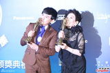 组图：张小燕师徒夺金钟奖最佳主持人奖