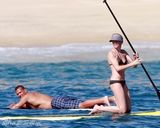 高清组图：卡梅隆-迪亚兹性感比基尼戏水