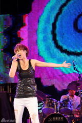 幻灯组图：中歌榜红五月音乐节落幕 羽泉自称粉丝