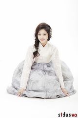 组图：韩团MBLAQ等携众星穿韩服送新年祝福