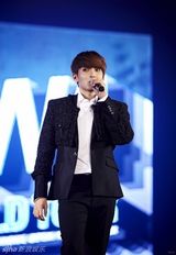 组图：Superjunior首尔举办安可演唱会人气火爆