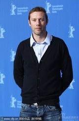 幻灯图集：《潜水艇》记者会 女主角成熟干练