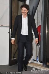 组图：《萨尔》发布会 詹姆斯-弗兰科惹粉丝尖叫