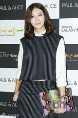 组图：孔孝真CL等助阵时装周 李秀赫亮相T台