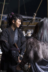 独家：《海盗》雪天开工 孙艺珍霸气雪莉遭绑