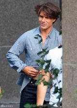 幻灯图集：克鲁斯和迪亚兹拍广告 换衣赤裸上身