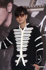 高清组图：罗志祥签唱会 期待日文专辑