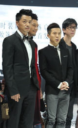 段奕宏出席时装秀时尚型男获青睐