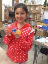 组图：点读机女孩中学生活照曝光 依旧清秀可爱