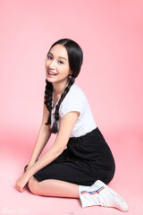 组图：程砚秋青春写真 清新气质甜美袭人