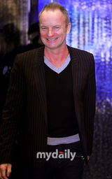 组图：英国著名歌手Sting首尔举行访韩新闻发布会