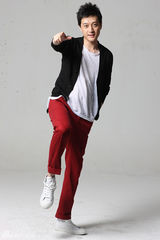 组图：夏凡初秋运动写真 展男士个性独特品位