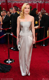 高清组图：奥斯卡红毯 凯特-温丝莱特银色礼服高贵