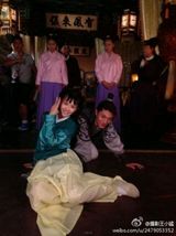 组图：马天宇女装与杨幂比美 明星片场犯二合集