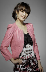 组图：《香格里拉》女主角卓玛变身现代淑女