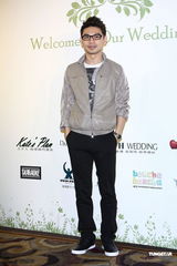 组图：路嘉怡婚宴群星道贺 张震任伴郎