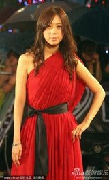 高清组图：金曲奖红毯星光熠熠 那英躲雨不顾形象