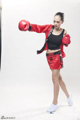 组图：Jessica C变身6个性感造型 扮“海盗J世代” 