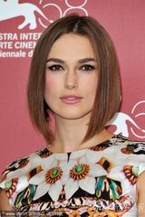 组图：《危险方法》记者会 奈特莉花裙黑超抢眼