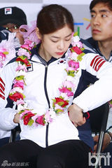 组图：韩花滑女王金妍儿等结束冬奥会归国