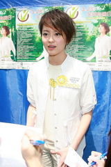 幻灯组图：梁咏琪任有机大使 称若结婚不会隐瞒