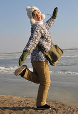 《返程年代》曝剧照 朱杰宛若文艺精灵