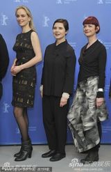 高清组图：柏林评审团成员发布会 小金熊奖杯闪耀