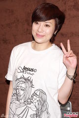 组图：张可颐劝邓萃雯勿太执着 望早发电视牌照