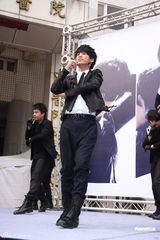 组图：师兄林宥嘉香港“打人” SIGMA组合称是误会