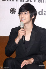 幻灯组图：韩版F4成员金范赴台湾举行粉丝见面会