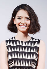 组图：戚薇新歌首映 放言男女都是桃花