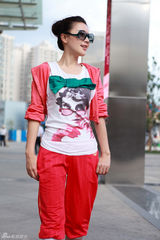 组图：徐立街拍LOOK红色运动风活力十足