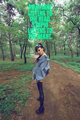 组图：吴莫愁时尚朋克大片 红唇冶艳个性张扬