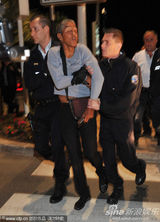 高清：《的士速递》男星萨米-纳塞利与警察搏斗被捕