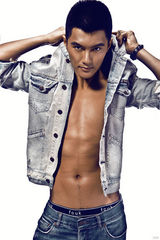 组图：沈泰硬汉写真 古铜肌肤型男诱惑