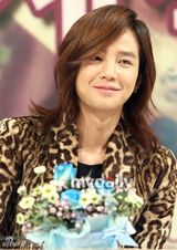 组图：张根锡文根英出席新剧《玛丽外宿中》发布会