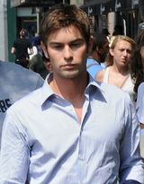 组图：《绯闻女孩》片场 布莱克花短裙秀长腿